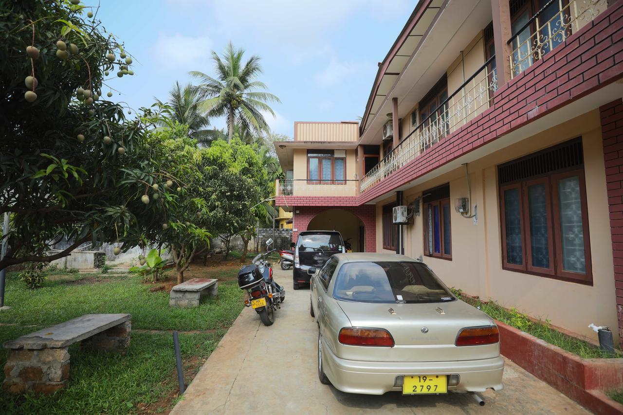 Tony'S Garden House Back Packers Inn Jaffna Dış mekan fotoğraf